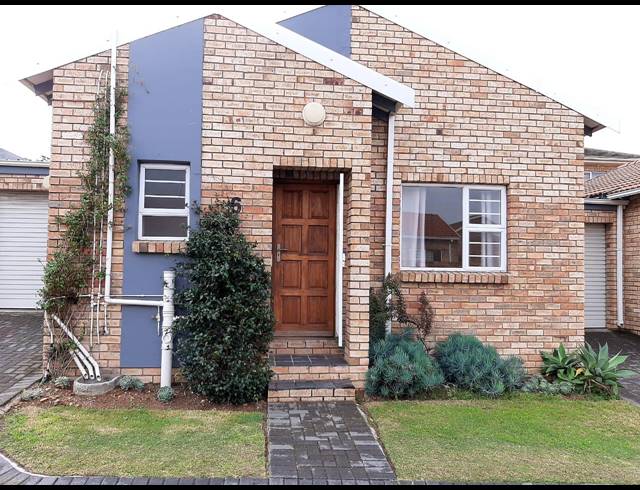 2 BEDROOM TOWNHOUSE RENTED IN SOUTH END